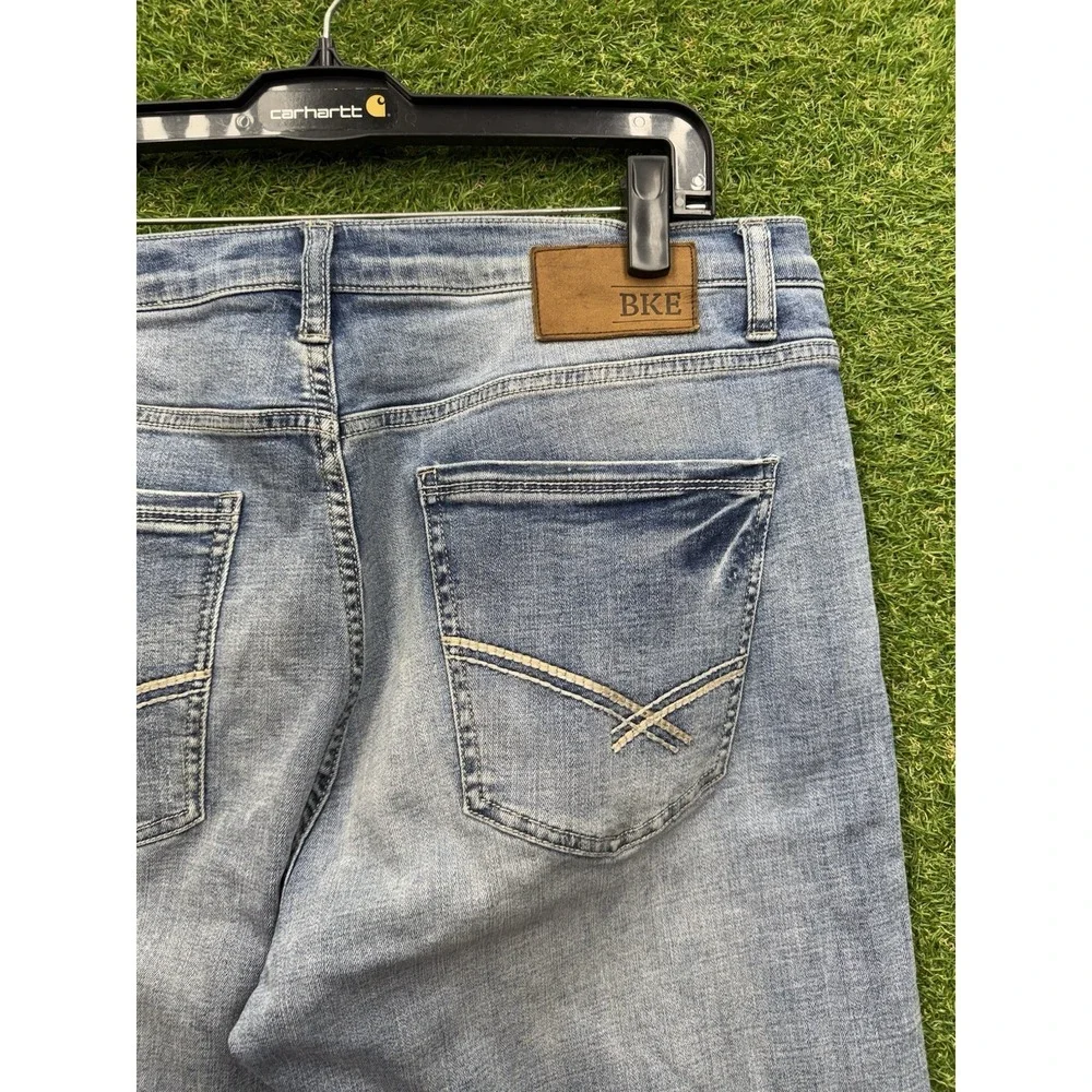 BKE Jeans Mens 36 S Derek Boot Stretch Relaxed Fit Bootcut Buckle Casual Work